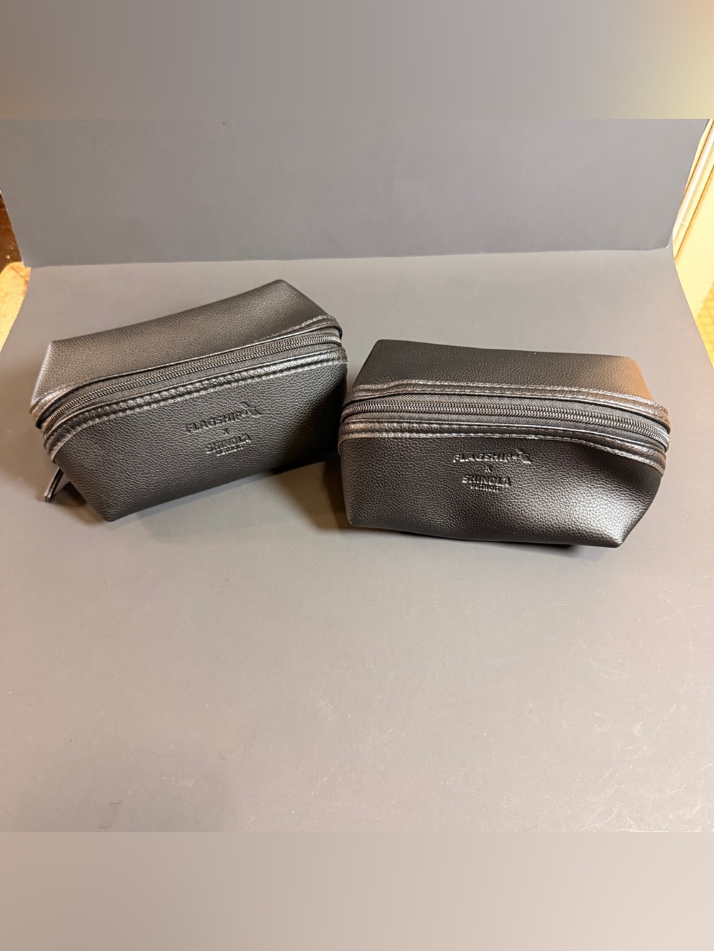 SHINOLA FLAGSHIP — SET OF 2 BLACK ZIP POUCHES